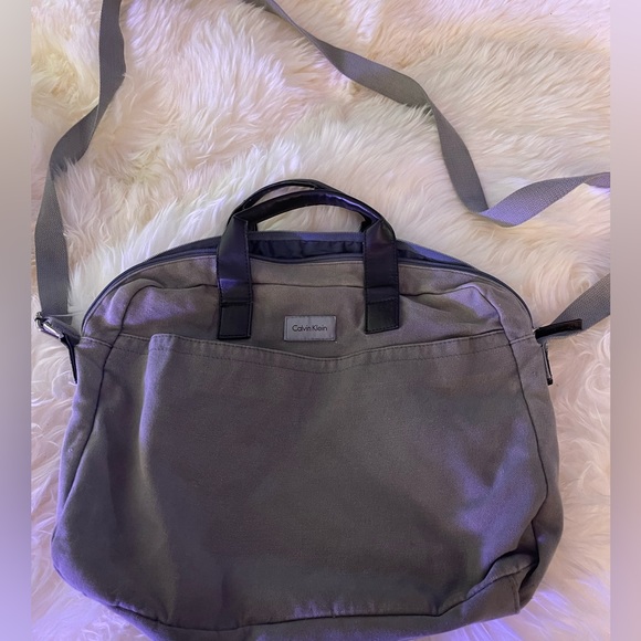 Calvin Klein cross body bag! - Picture 1 of 2
